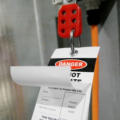 Custom Printed Logo Danger PVC Waterproof Durable Self Laminated Peel and Stick Safety Tag